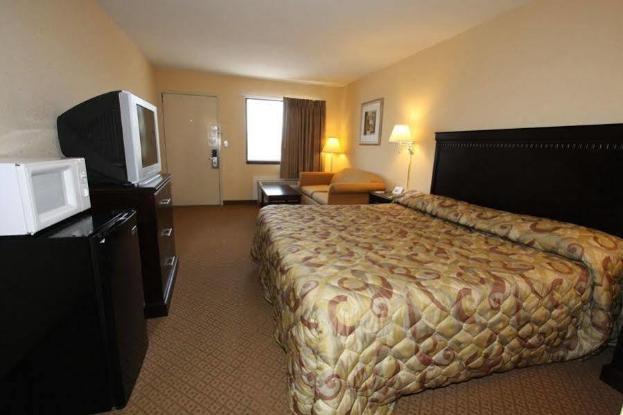Rodeway Inn Harrisburg Exterior photo